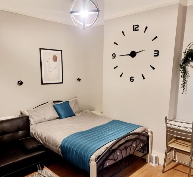 Stylish Apartment, Self Check-In, Ideal 4 Contractors, 25Mins To Gatwick Airport Thornton Heath Esterno foto