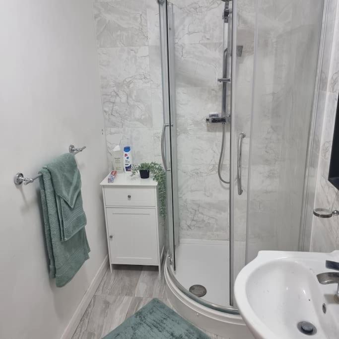 Stylish Apartment, Self Check-In, Ideal 4 Contractors, 25Mins To Gatwick Airport Thornton Heath Esterno foto