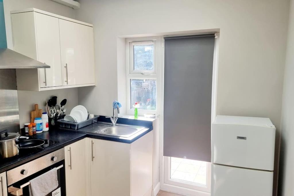 Stylish Apartment, Self Check-In, Ideal 4 Contractors, 25Mins To Gatwick Airport Thornton Heath Esterno foto