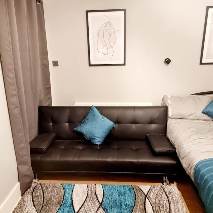 Stylish Apartment, Self Check-In, Ideal 4 Contractors, 25Mins To Gatwick Airport Thornton Heath Esterno foto